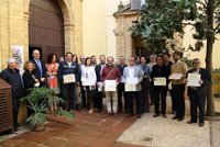 La Junta entrega 12 distintivos a artesanos de Córdoba ara distinguir su trabajo e identificar sus talleres