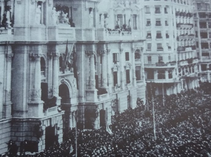 Fragmento de la portada de la guía 'Juan Gil-Albert y la Valencia republicana'