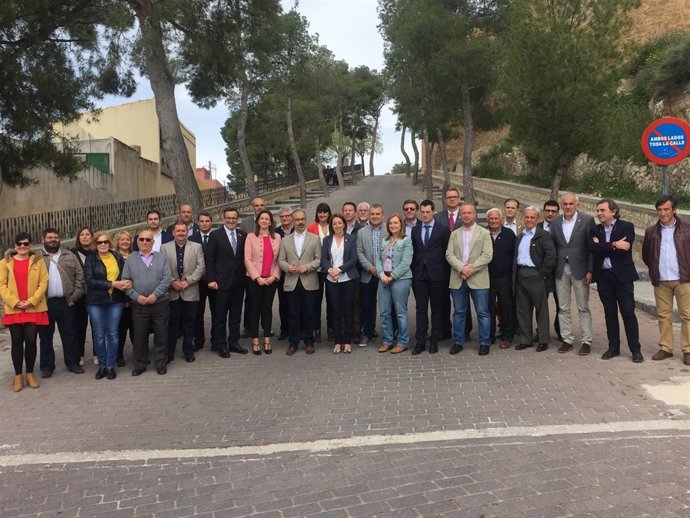 Una delegación socialista muestra su apoyo al Año Jubilar de Caravaca