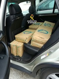 Intervenidos 556 kilos de hachís en una actuación en la A-7 con dos detenidos