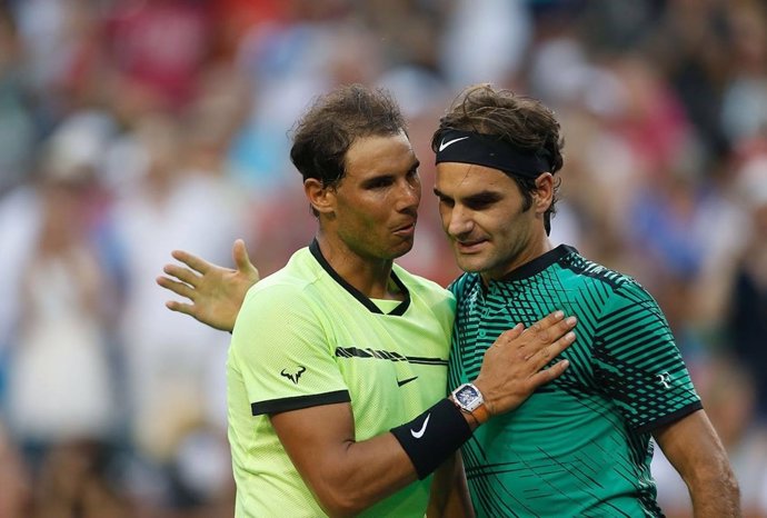 Nadal felicita a Federer