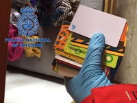 La Policía desarticula una organización que estafó 1,5 millones de euros mediante tarjetas clonadas