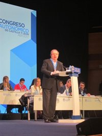 Herrera agradece 15 años de trabajo al servicio de España y CyL y pide el apoyo a un "político de raza", Mañueco