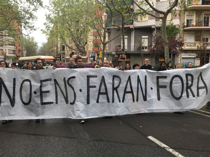 Vecinos de Sant Antoni se manifiestan contra la presión turística en el barrio