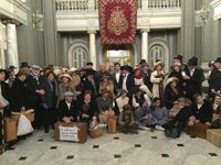 Una protesta de época denuncia que la línea València-Zaragoza "no ha mejorado en un siglo"