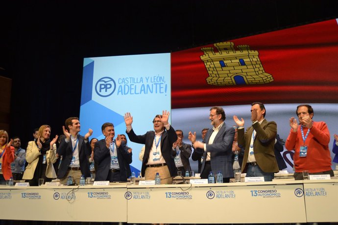 Valladolid. F.Mañueco aclamado tras se elegido Presidente del PPCyL