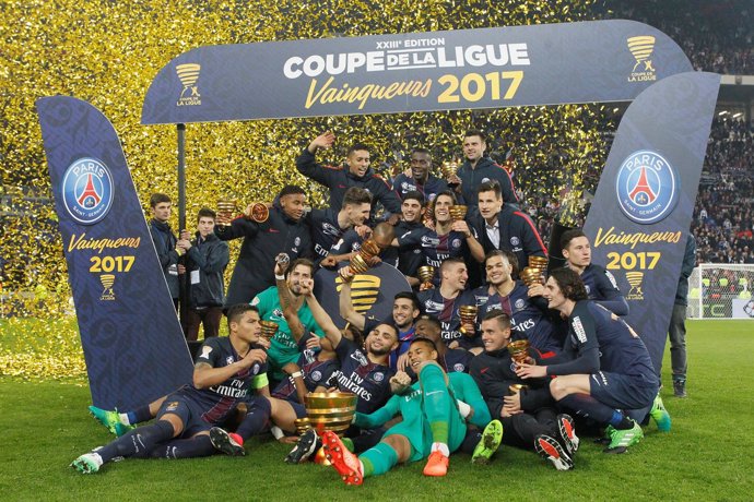 El PSG celebra su título en la Copa de la Liga francesa