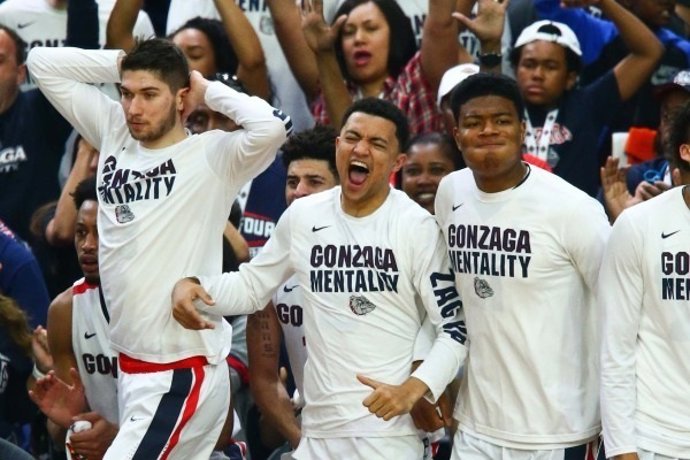 Los jugadores de Gonzaga celebran su pase a la final