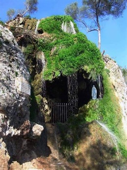 Virgen de Lourdes en Higuera de la Sierra, Huelva.
