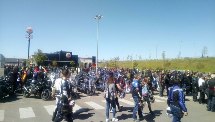 Moteros protestan por la seguridad de las carreteras en Mérida