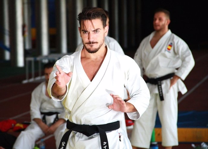 Damián Quintero karate