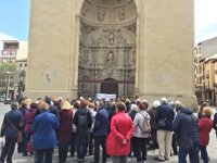 Movimiento ciudadano en la plaza del Mercado "por los derechos de los animales"