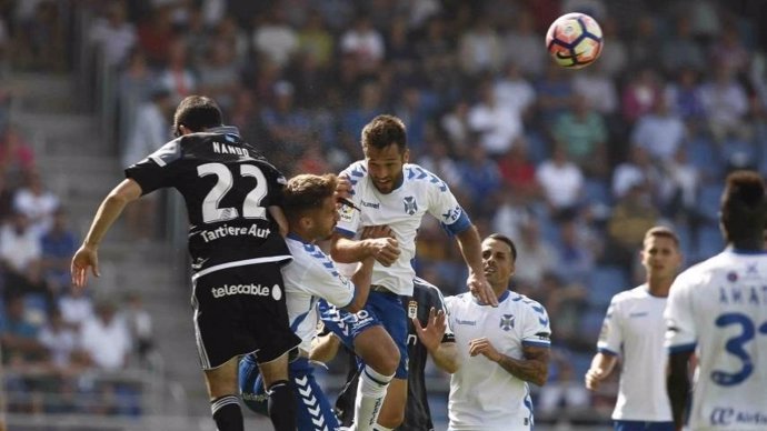 El Tenerife derrota al Oviedo y es tercero 