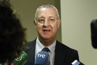 El exministro Caldera proclama su apoyo a Susana Díaz y rechaza que se cuestione el proceso de primarias