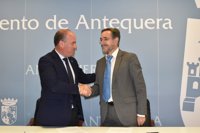 La Junta y Antequera ratifican un convenio para la regeneración del barrio de Veracruz