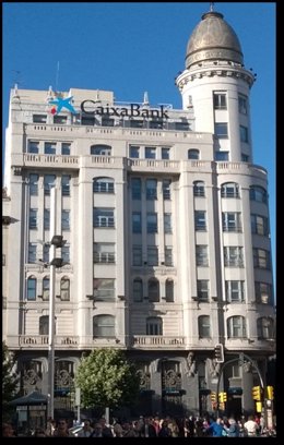 Edificio de CaixaBank en Zaragoza.