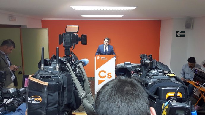 Imagen de la rueda de prensa de Miguel Sánchez