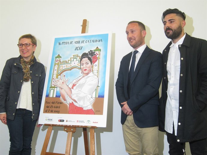 Carmen Andrés, Daniel Salinero y Daniel Catalán con el cartel de Feria de Abril