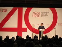 Patxi López ve un "error de bulto" que Page condicione su futuro en función del resultado de las primarias