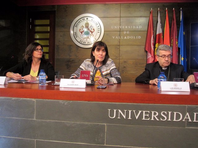 Raquel Martín (izda) , Felicidad Viejo y  Luis Javier Argüello.