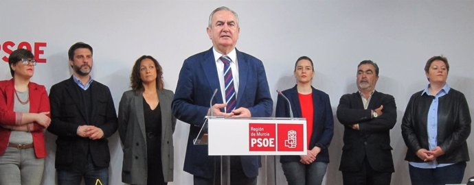 Rueda de prensa PSOE con Tovar a la cabeza