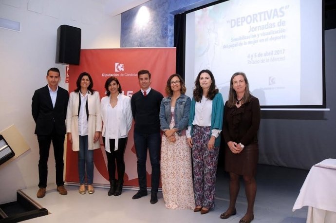 Torralbo y Guijarro (centro), junto a los ponentes de las jornadas
