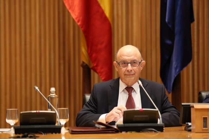 Montoro presenta los Presupuestos en el Congreso