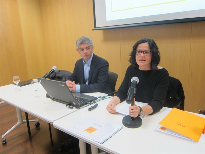 El vocal de junta d'ACRA J.Vilardell i la presidenta d'ACRA C.Pascual