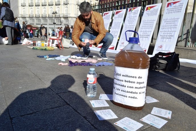 Acto conovocado en la Puerta del Sol por la Red de ONG de Desarrollo de Madrid