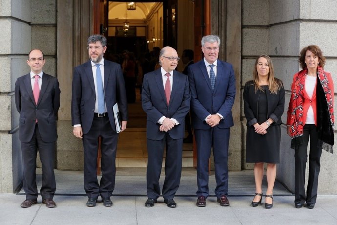 Montoro presenta los Presupuestos en el Congreso