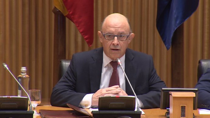 Montoro presenta los presupuestos que reducen "déficit público"