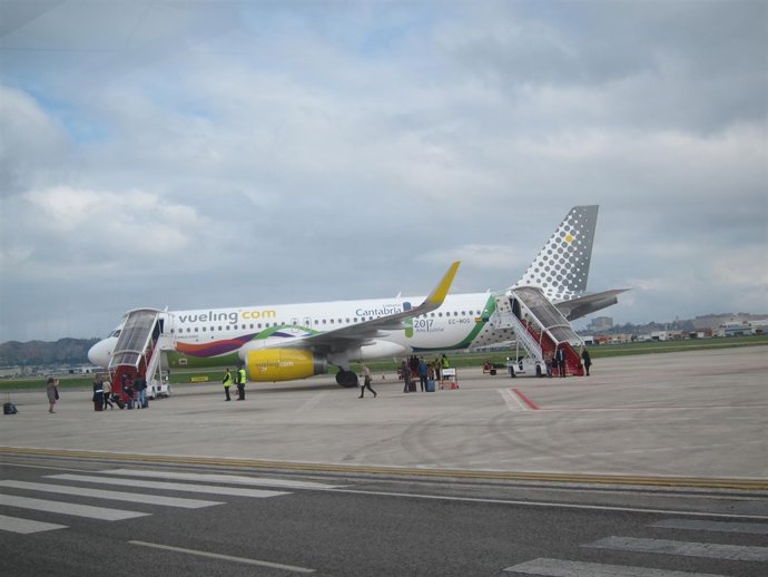 Avión de Vueling con el logotipo del Año Jubilar Lebaniego 