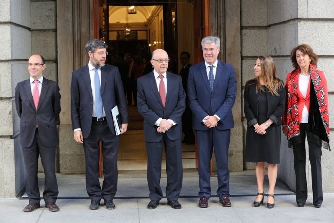 Montoro presenta los Presupuestos en el Congreso