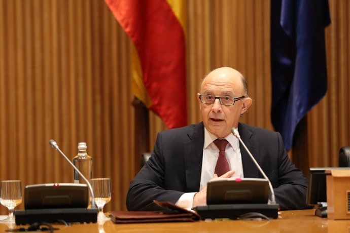 Montoro presenta los Presupuestos en el Congreso