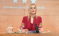 Cifuentes hace una valoración "extremadamente positiva" de los datos, que acreditan que se va "por buen camino"