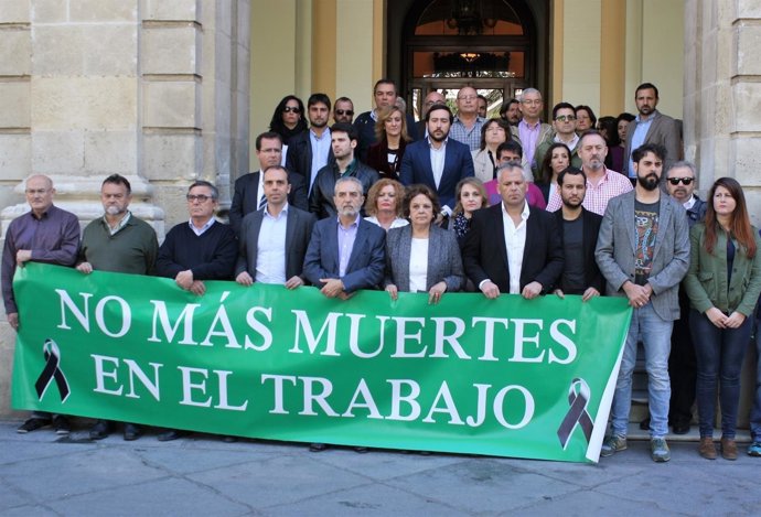 Concentración ante el Ayuntamiento.