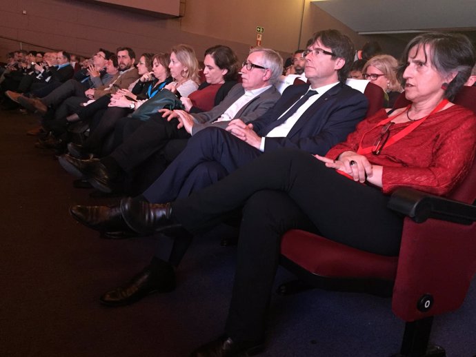 El presidente C.Puigdemont y miembros del Govern en el XI Congreso de CC.OO.