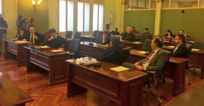 Comisión de Hacienda en la que debía comparecer Miquel Vidal