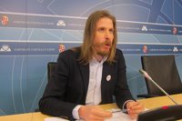 Fernández cree que las cuentas "echan tierra sobre la fosa de CyL", a la que sitúan "en el vagón de cola"