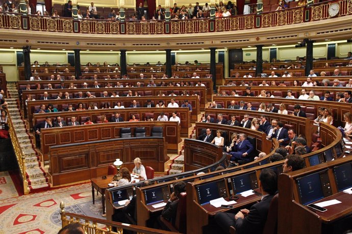 Diputados en el hemiciclo