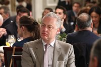 Embajador británico en España llama a trabajar juntos "en interés de los ciudadanos de la comarca"