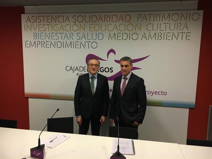 Responsables de Caja de Burgos, durante la presentación.