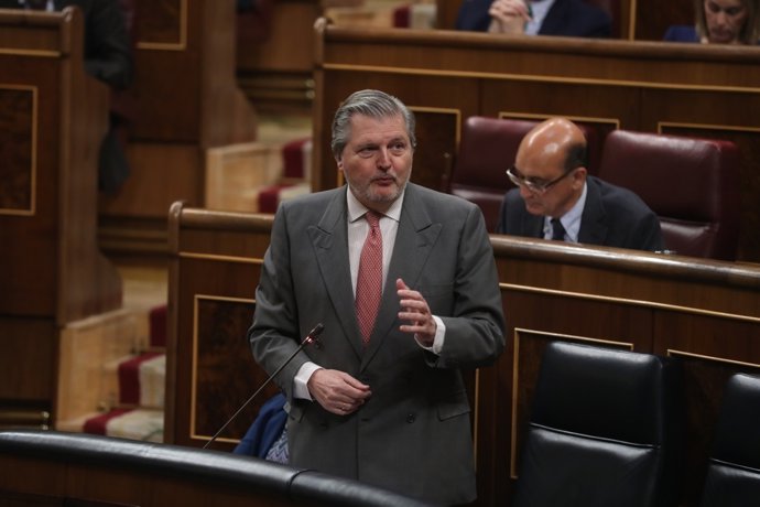 Méndez de Vigo en la sessió de control al Govern al Congrés