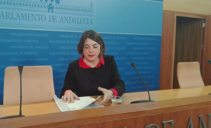 Elena Cortés, hoy ante los medios