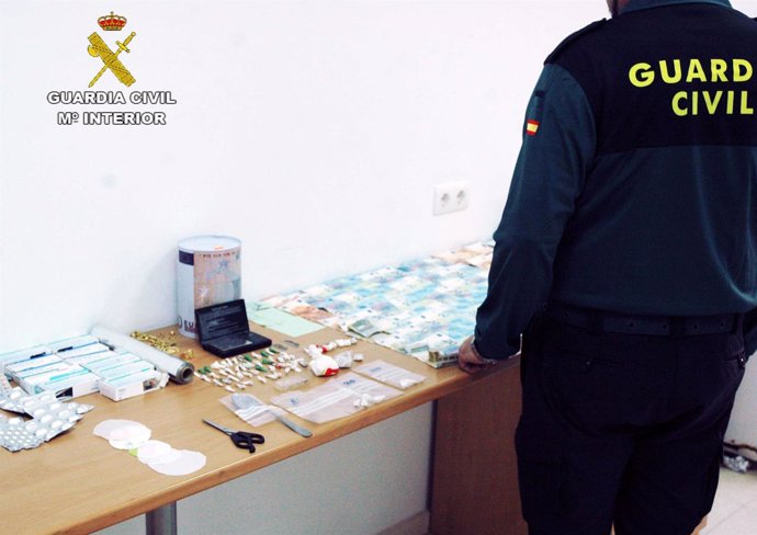 Material intervenido en puntos de venta de droga en Huelva