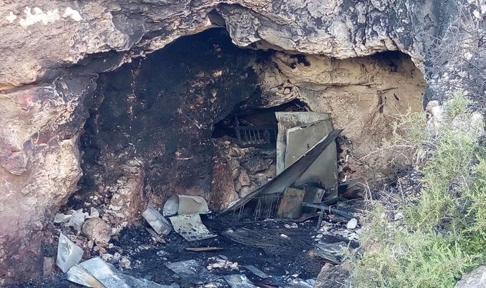 Cueva de Almería en la que murieron dos menores y un joven 