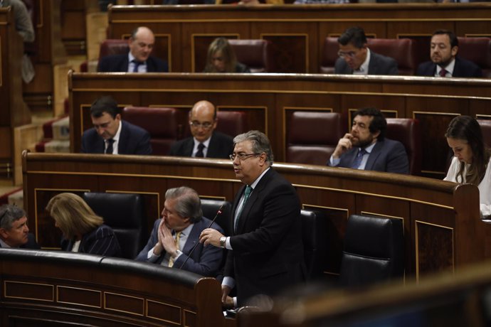 Méndez de Vigo y Zoido en la sesión de control al Gobierno en el Congreso