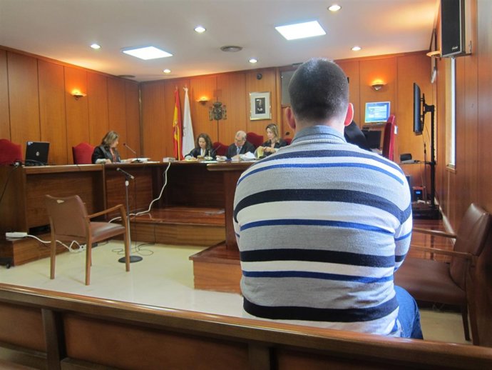 Acusado de tocar los genitales a una menor en la playa            