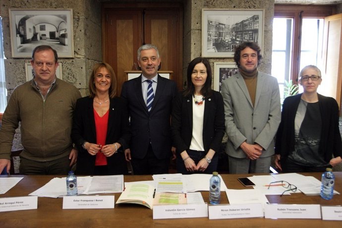 Firmantes del convenio por el plurilingüismo