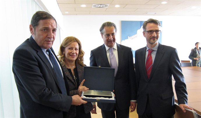 Entrega del Premio BIC a la Unidad de Hepatología del HURH de Valladolid